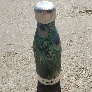 Swell Peacock bottle